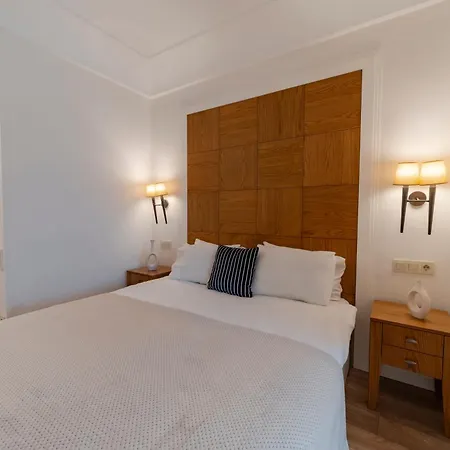 Three-bedroom Family In Managed - Balcony & Elevator Near Taksim Square Апартаменты 4*