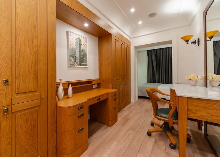 Three-bedroom Family In Managed - Balcony & Elevator Near Taksim Square Апартаменты 4*