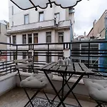 Διαμέρισμα Three-bedroom Family In Managed - Balcony & Elevator Near Taksim Square Κωνσταντινούπολη