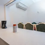 Appartamento Three-bedroom Family In Managed - Balcony & Elevator Near Taksim Square Provincia di Istanbul