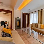 Three-bedroom Family In Managed - Balcony & Elevator Near Taksim Square 4*