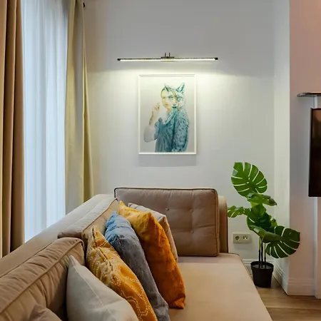 Apartment Three-bedroom Family In Managed - Balcony & Elevator Near Taksim Square Istanbul