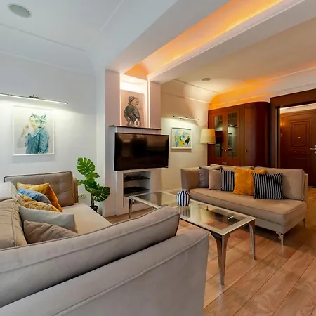 Three-bedroom Family In Managed - Balcony & Elevator Near Taksim Square Istanbul