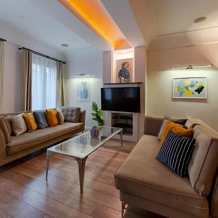 Apartment Three-bedroom Family In Managed - Balcony & Elevator Near Taksim Square 4*