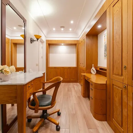 Three-bedroom Family In Managed - Balcony & Elevator Near Taksim Square