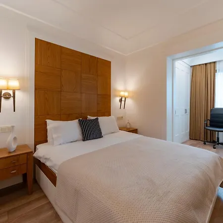 Three-bedroom Family In Managed - Balcony & Elevator Near Taksim Square Apartament 4*